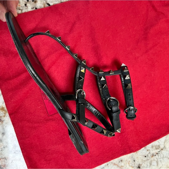 Valentino Garavani Rockstud calfskin leather sandal with Platinum-finish studs - Picture 4 of 14